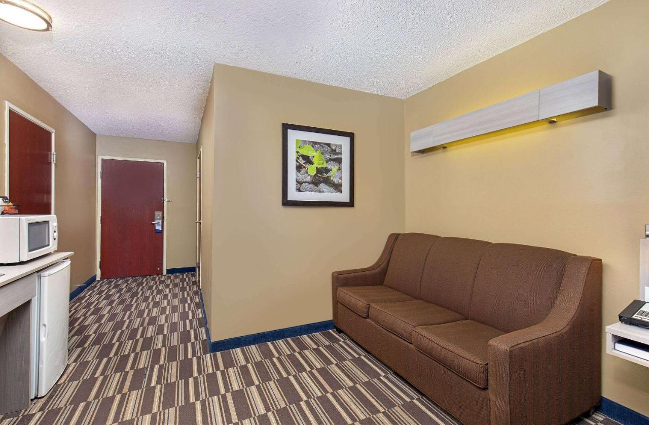 Microtel Inn & Suites By Wyndham Dry Ridge Esterno foto